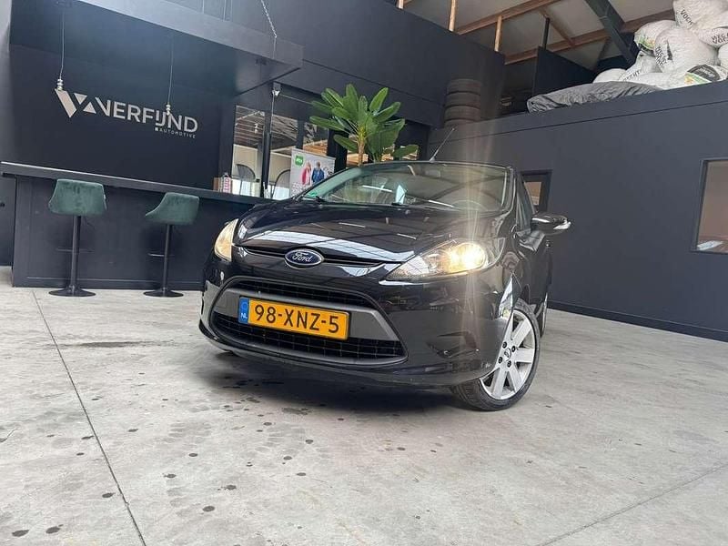 Zwart Gebruikt 2012 Ford Fiesta Hatchback | € 3.750 (Goede deal) - Afbeelding 1/4