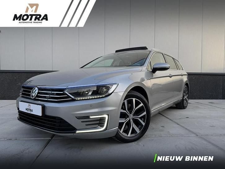Grijs Occasion 2015 VW Passat Highline Stationwagen | € 11.850 (Eerlijke prijs) - Afbeelding 1/3