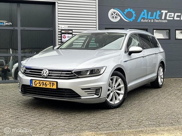 Grijs Occasion 2016 VW Passat Highline Stationwagen | € 13.950 (Eerlijke prijs) - Afbeelding 1/4