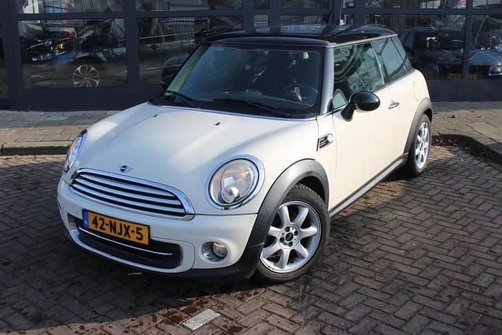 Occasion Mini Cooper Business 122 PK (89 kW) 2010 Wit Hatchback