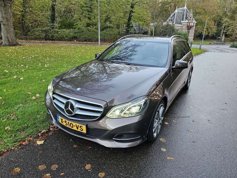 Bruin Gebruikt 2014 Mercedes E200 Avantgarde Stationwagen | € 18.750 (Eerlijke prijs) - Afbeelding 1/4