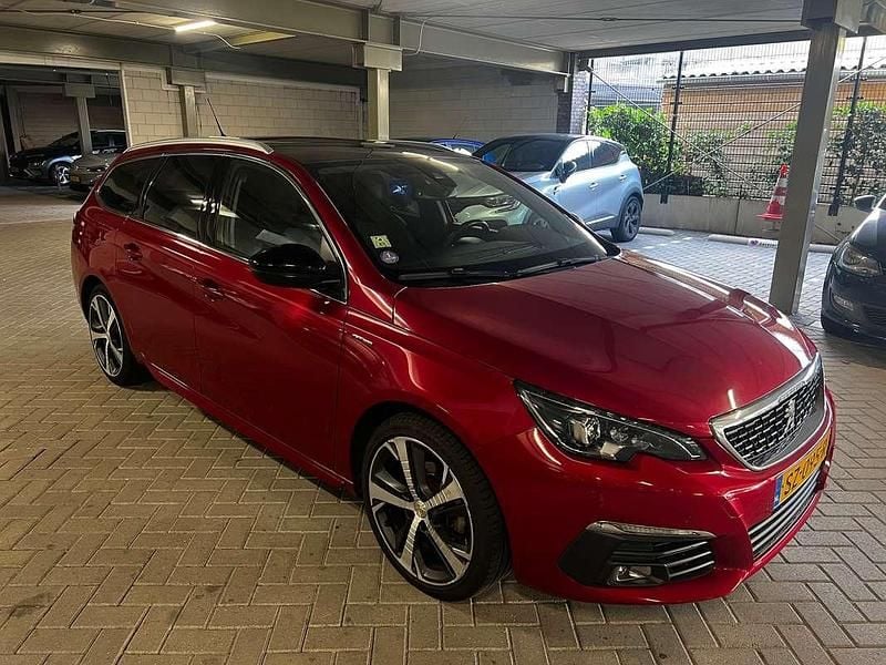 Occasion Peugeot 308 GT-line 131 PK (96 kW) 2018 Rood Stationwagen