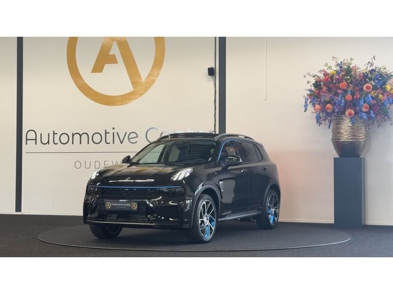 Zwart Gebruikt 2022 Lynk & Co 01 SUV | € 28.490 (Eerlijke prijs) - Afbeelding 1/4