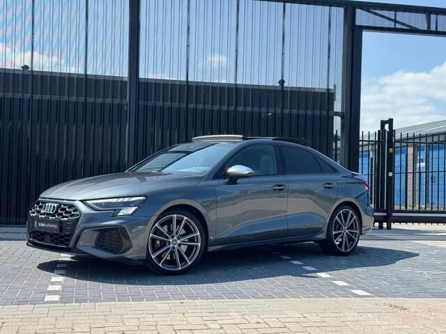 Grijs Gebruikt 2021 Audi S3 S-Line Sedan | € 46.990 (Iets duurder) - Afbeelding 1/4