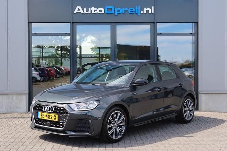 Grijs Gebruikt 2019 Audi A1 Hatchback | € 21.495 (Eerlijke prijs) - Afbeelding 1/4