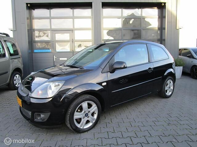 Zwart Gebruikt 2007 Ford Fiesta Futura Hatchback | € 2.950 (Iets duurder) - Afbeelding 1/4