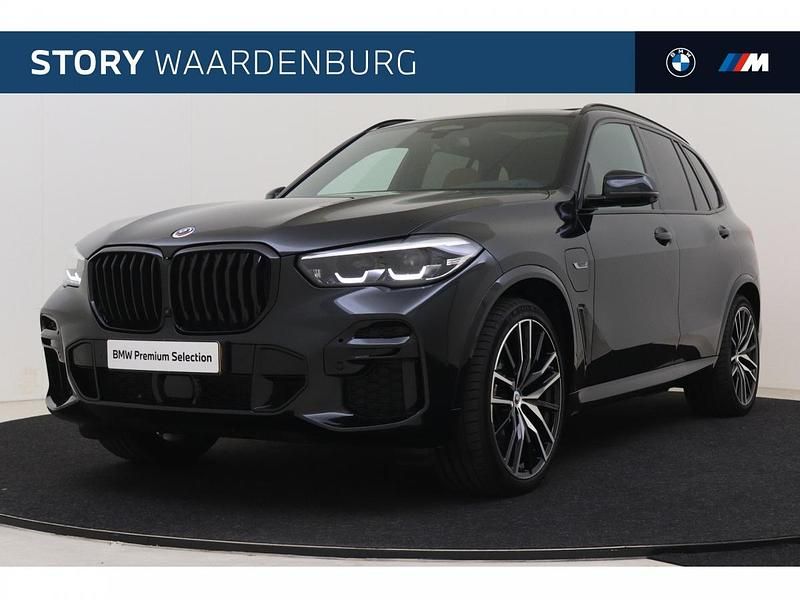 Saphirschwarz metallic (donker zwart metallic) Gebruikt 2022 BMW X5 Comfort Edition SUV | € 68.950 (Iets duurder) - Afbeelding 1/4