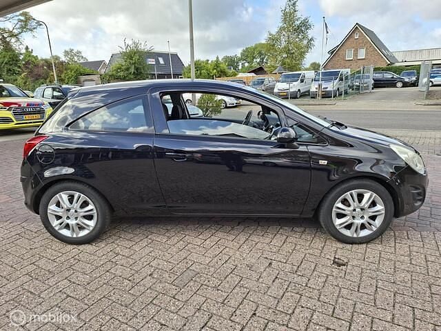 Occasion Opel Corsa Edition 95 PK (69 kW) 2011 Zwart Hatchback