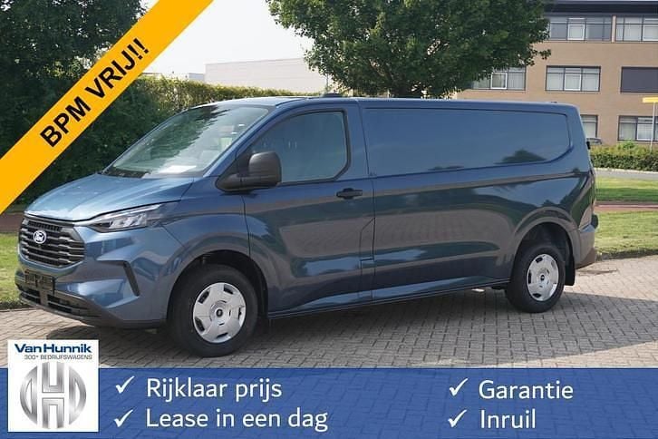Zwart Gebruikt 2024 Ford Transit Custom Trend Van | € 36.850 (Eerlijke prijs) - Afbeelding 1/4