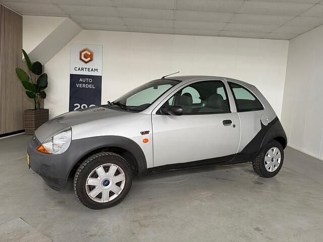 Grijs, metallic lak Gebruikt 2002 Ford Ka Style Hatchback | € 950 (Eerlijke prijs) - Afbeelding 1/4