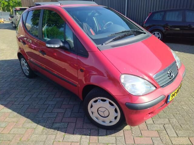 Rood Gebruikt 2004 Mercedes A140 Classic MPV | € 999 (Eerlijke prijs) - Afbeelding 1/1