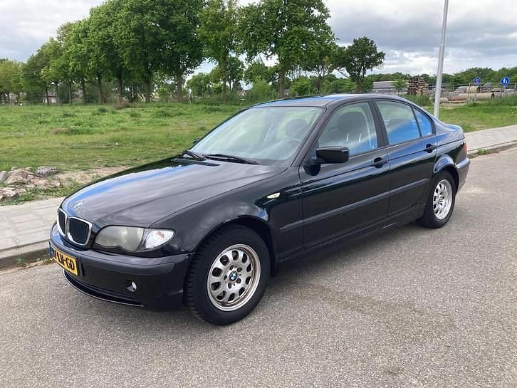Zwart Gebruikt 2003 BMW 316 Sedan | € 1.895 (Eerlijke prijs) - Afbeelding 1/4