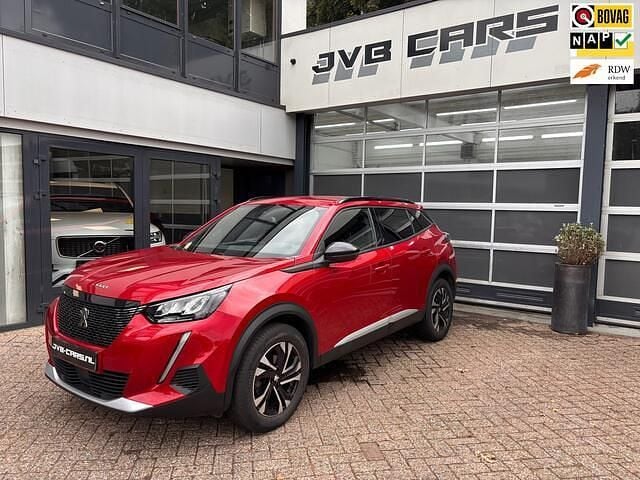 Rood Gebruikt 2023 Peugeot 2008 Allure SUV | € 20.900 (Super prijs) - Afbeelding 1/4