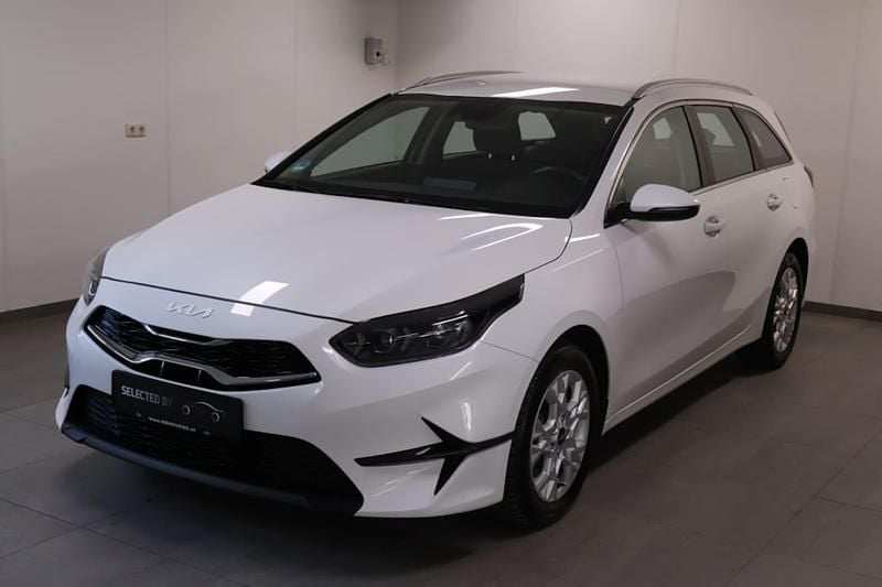 Wit Occasion 2022 Kia Ceed Sportswagon Stationwagen | € 17.674 (Goede deal) - Afbeelding 1/4