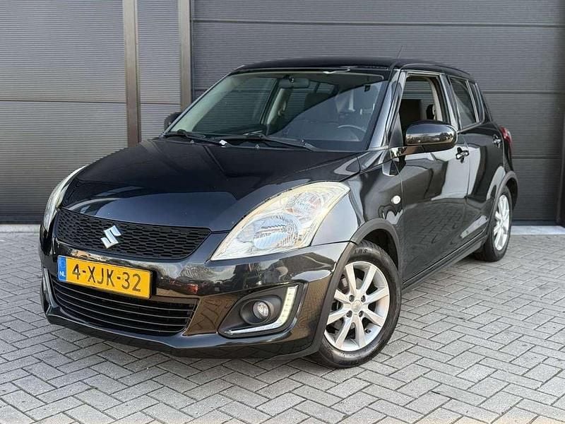 Zwart Gebruikt 2014 Suzuki Swift Hatchback | € 4.899 (Goede deal) - Afbeelding 1/4
