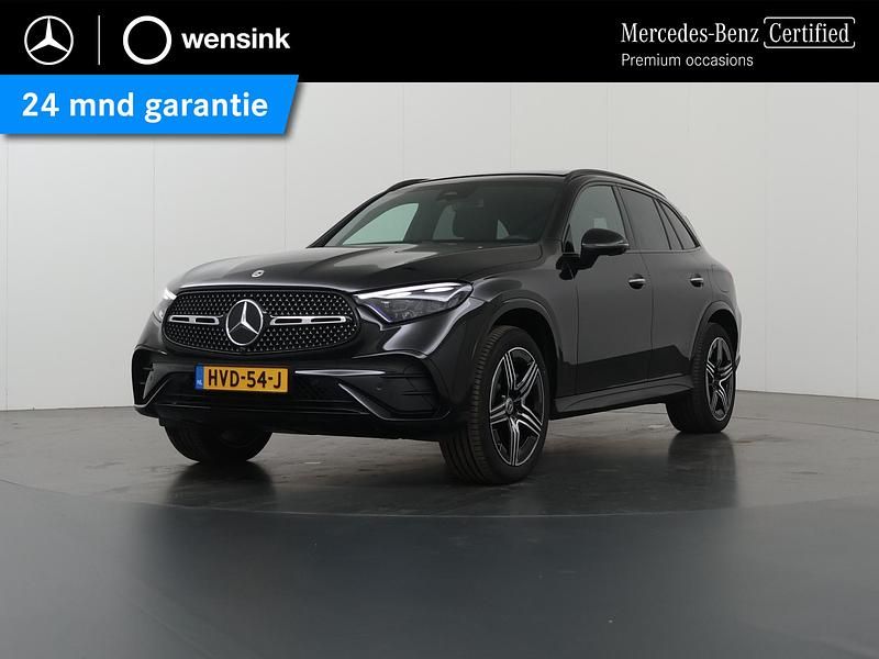 Zwart Occasion 2025 Mercedes GLC400d AMG line SUV | € 76.850 (Goede deal) - Afbeelding 1/4