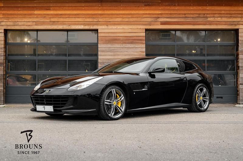 Zwart Occasion 2016 Ferrari GTC4Lusso Stationwagen | € 194.950 - Afbeelding 1/4