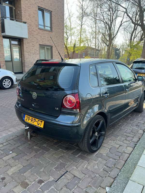 Gebruikt 2005 VW Polo Sportline Sedan | € 700 (Super prijs) - Afbeelding 1/4