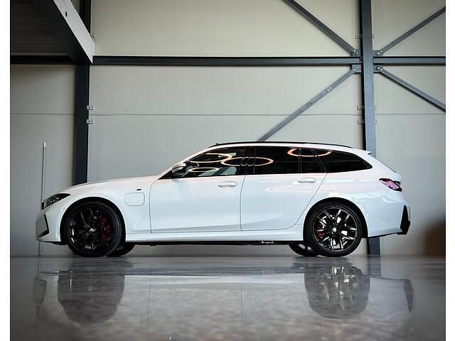 Occasion BMW 330 M Sport 184 PK (135 kW) 2025 Wit Stationwagen