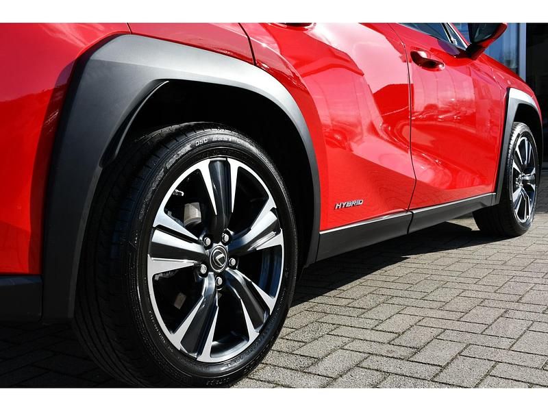 Occasion Lexus UX 184 PK (135 kW) 2022 Rood SUV