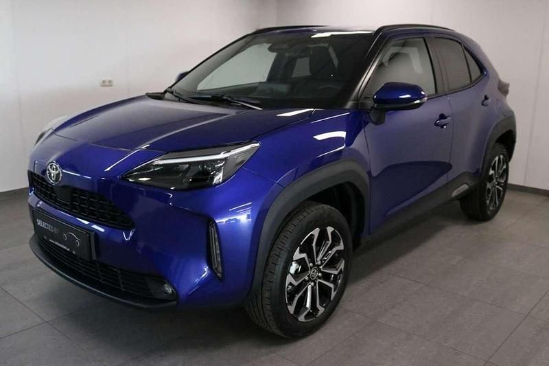 Blauw, metallic lak Nieuw 2025 Toyota Yaris Cross Edition SUV | € 31.949 (Eerlijke prijs) - Afbeelding 1/4