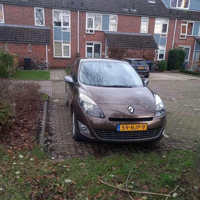 Occasion Renault Scénic III 131 PK (96 kW) 2010 Bruin MPV