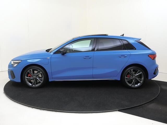 Occasion Audi A3 Sportback Competition 245 PK (180 kW) 2022 Blauw Hatchback