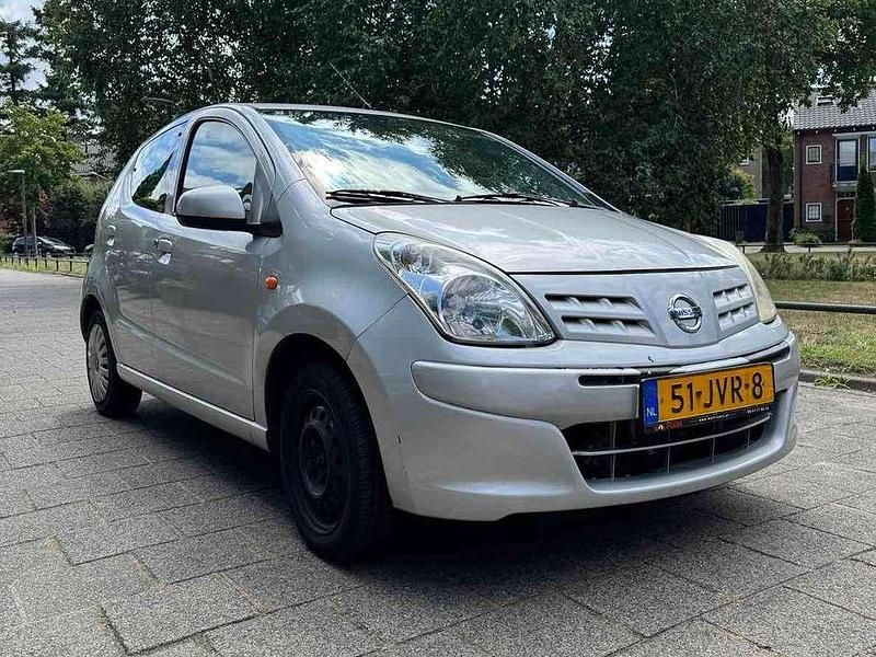 Zilver Gebruikt 2009 Nissan Pixo Acenta Hatchback | € 3.900 (Iets duurder) - Afbeelding 1/4