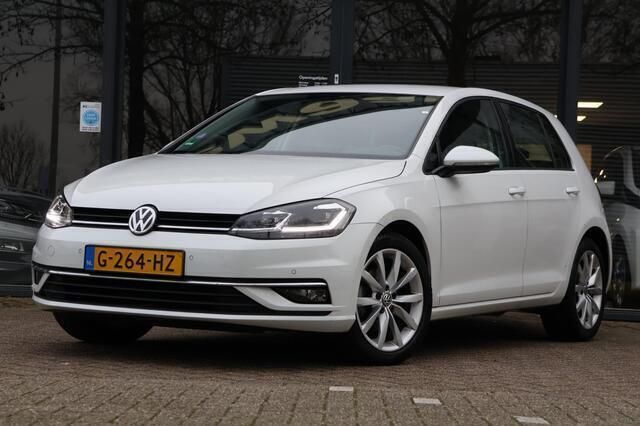 Wit Gebruikt 2019 VW Golf VII Highline Hatchback | € 18.995 (Super prijs) - Afbeelding 1/4
