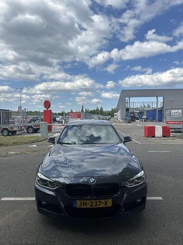 Occasion BMW 330 184 PK (135 kW) 2016 Grijs Sedan