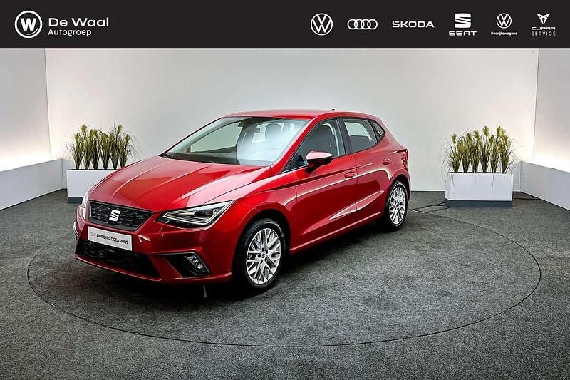 Desire red Occasion 2024 Seat Ibiza Business Hatchback | € 21.400 (Goede deal) - Afbeelding 1/4