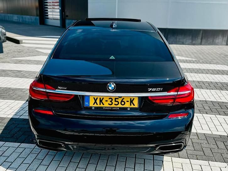 Occasion BMW 750 449 PK (330 kW) 2015 Zwart Sedan