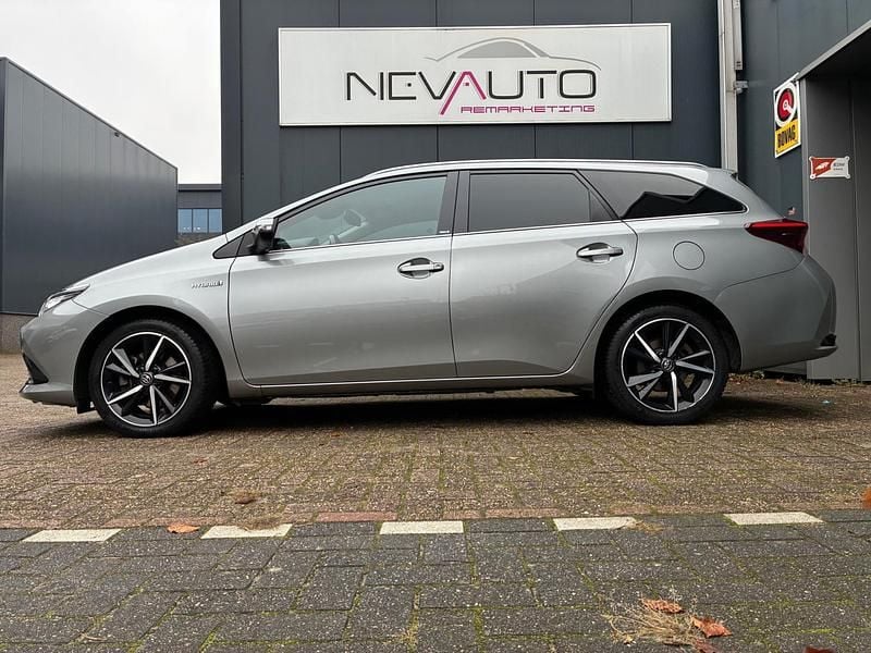 Occasion Toyota Auris 2020 Grijs Hatchback