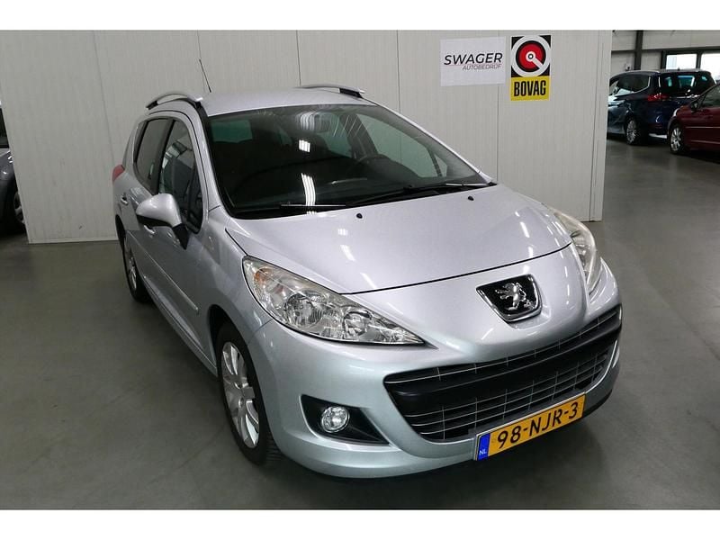 Grijs Gebruikt 2010 Peugeot 207 Sportium Stationwagen | € 2.695 (Eerlijke prijs) - Afbeelding 1/4