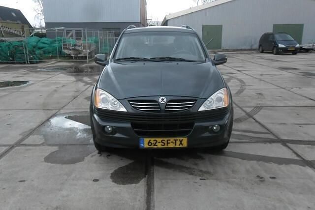 Occasion Ssangyong (KGM) Kyron 141 PK (103 kW) 2005 Grijs SUV
