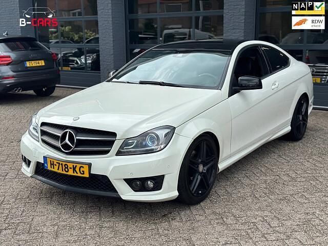 Wit Gebruikt 2011 Mercedes C180 AMG Coupé | € 9.999 (Goede deal) - Afbeelding 1/4