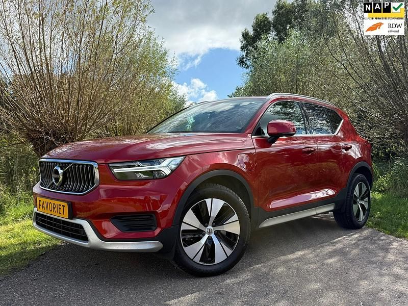 Rood Gebruikt 2021 Volvo XC40 Inscription SUV | € 28.888 (Goede deal) - Afbeelding 1/4
