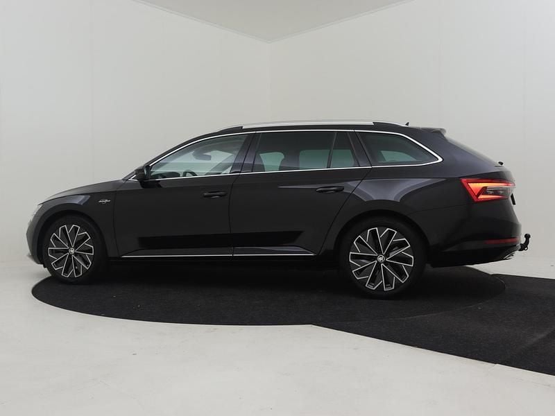 Occasion Skoda Superb LAURIN & KLEMENT 218 PK (160 kW) 2022 Zwart Stationwagen