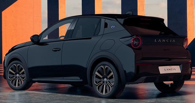 Nieuw Lancia Ypsilon S 110 PK (80 kW) 2025 Zwart Hatchback