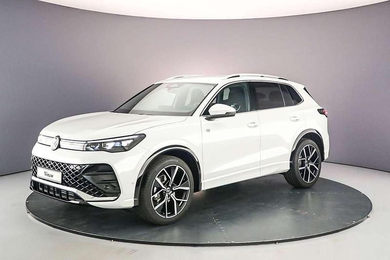 Wit Gebruikt 2024 VW Tiguan Business SUV | € 48.900 (Eerlijke prijs) - Afbeelding 1/4