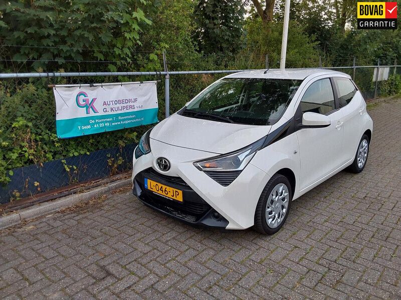 Wit Gebruikt 2021 Toyota Aygo X-play Hatchback | € 11.450 (Eerlijke prijs) - Afbeelding 1/4
