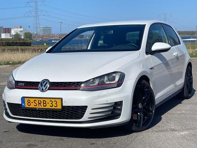 Wit Occasion 2013 VW Golf VII GTI Hatchback | € 13.950 (Goede deal) - Afbeelding 1/4