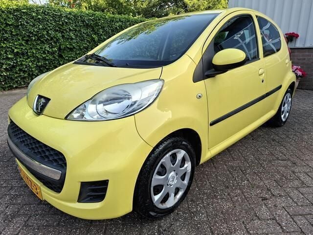 Geel Gebruikt 2010 Peugeot 107 Hatchback | € 4.495 (Goede deal) - Afbeelding 1/4
