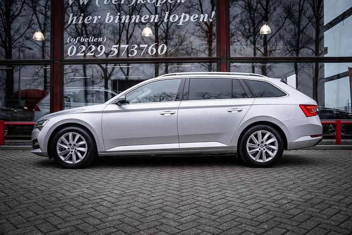 Occasion Skoda Superb Business Line 2022 Grijs (metallic) Stationwagen