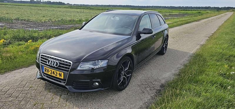 Zwart Gebruikt 2010 Audi A4 Stationwagen | € 5.500 (Eerlijke prijs) - Afbeelding 1/4