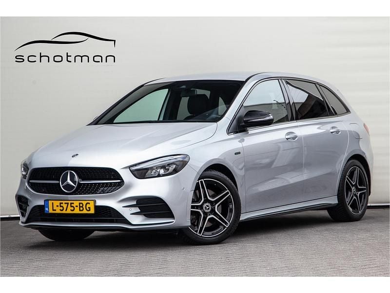 Grijs Gebruikt 2020 Mercedes B250 MPV | € 27.500 (Eerlijke prijs) - Afbeelding 1/4