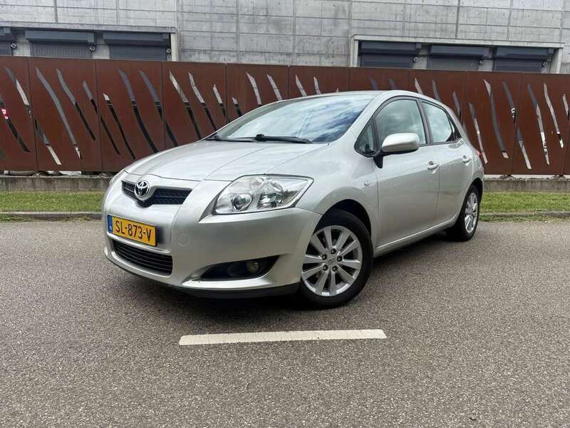 Grijs Gebruikt 2009 Toyota Auris Terra Hatchback | € 6.900 (Eerlijke prijs) - Afbeelding 1/4