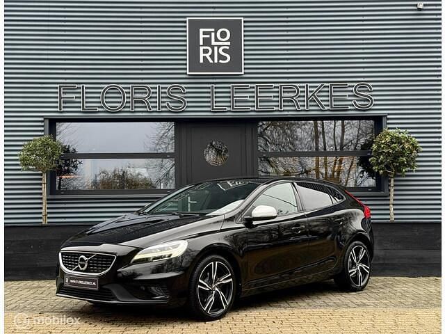 Occasion Volvo V40 R-Design 122 PK (89 kW) 2017 Zwart Hatchback