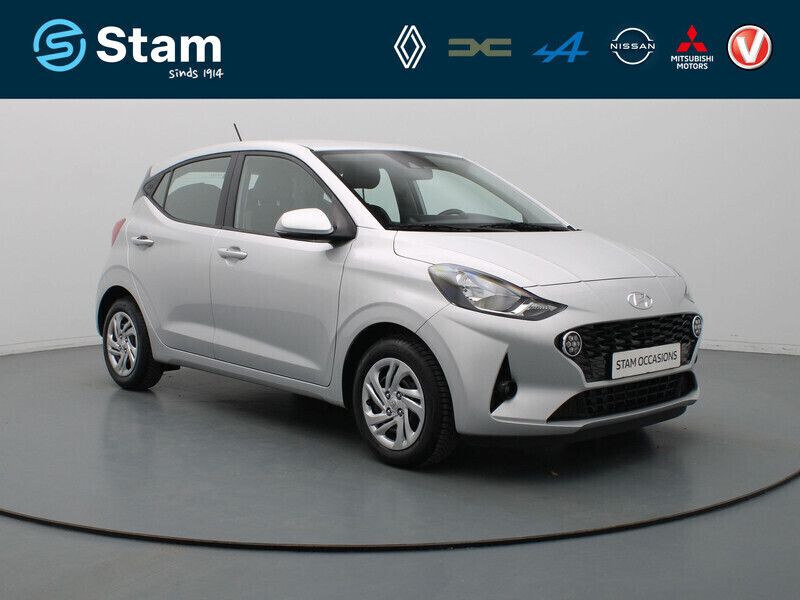 Grijs, metallic lak Gebruikt 2022 Hyundai i10 Comfort Hatchback | € 15.490 (Eerlijke prijs) - Afbeelding 1/4