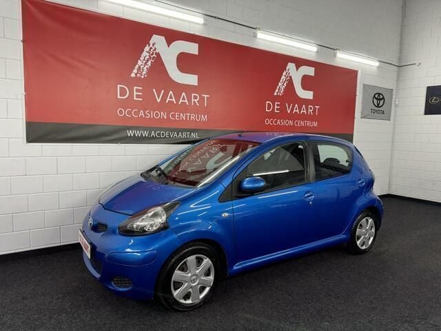 Blauw Gebruikt 2011 Toyota Aygo Hatchback | € 5.599 (Eerlijke prijs) - Afbeelding 1/4